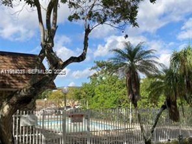 7831 Miller Dr B110, Miami, FL 33155