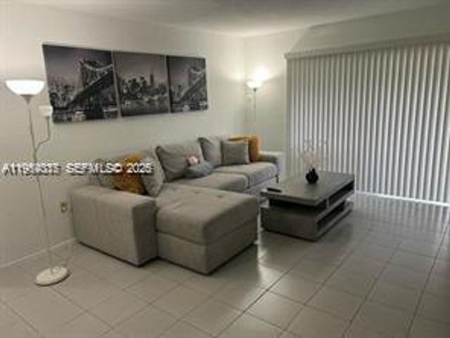 7831 Miller Dr B110, Miami, FL 33155