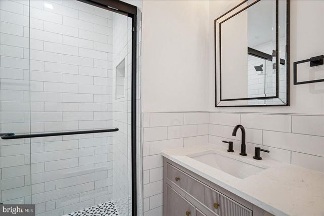 1538 LEVIS ST NE, Washington, DC 20002