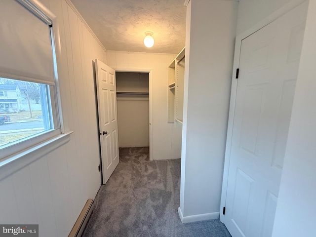 149 LAKE DR, Downingtown, PA 19335