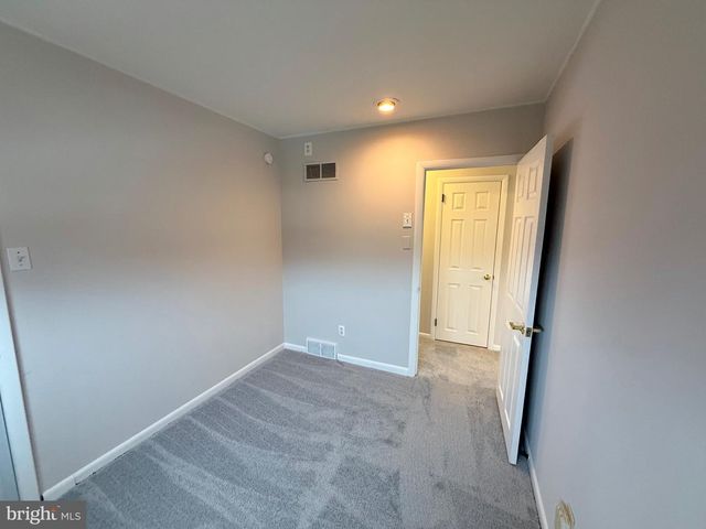 149 LAKE DR, Downingtown, PA 19335