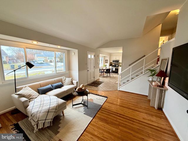 149 LAKE DR, Downingtown, PA 19335