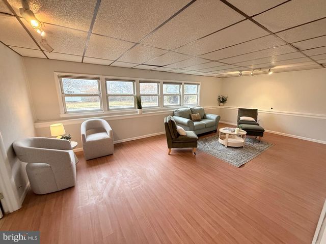 149 LAKE DR, Downingtown, PA 19335