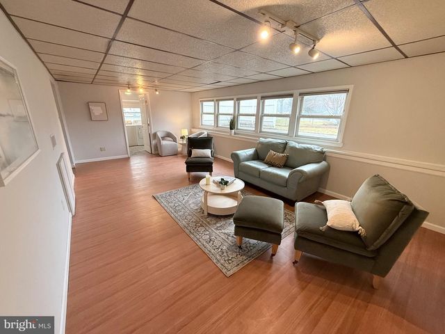 149 LAKE DR, Downingtown, PA 19335