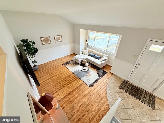 149 LAKE DR, Downingtown, PA 19335