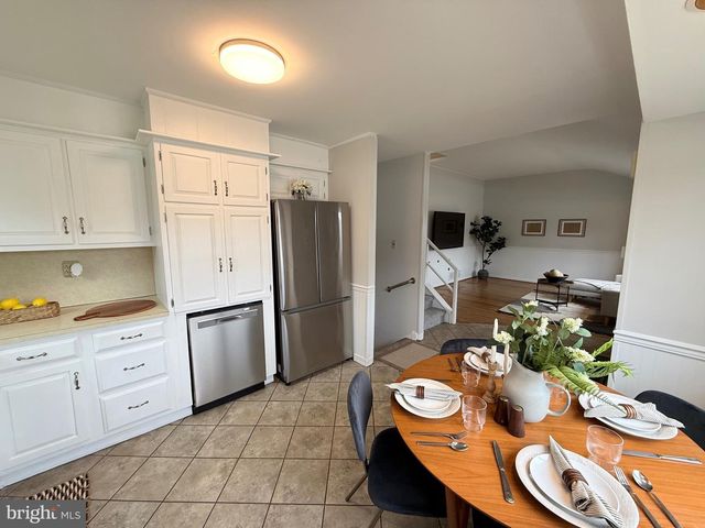 149 LAKE DR, Downingtown, PA 19335