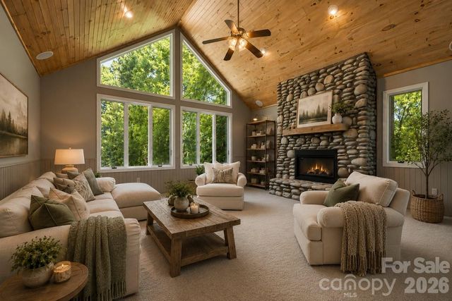 67 Reeses Ridge Court, Hendersonville, NC 28739