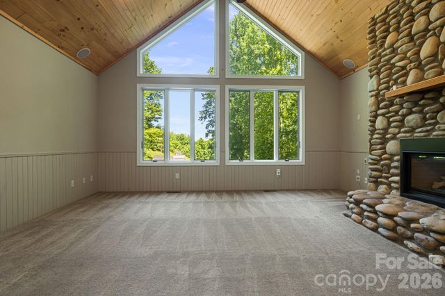 67 Reeses Ridge Court, Hendersonville, NC 28739