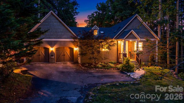 67 Reeses Ridge Court, Hendersonville, NC 28739