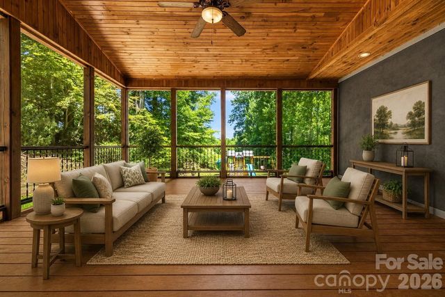 67 Reeses Ridge Court, Hendersonville, NC 28739
