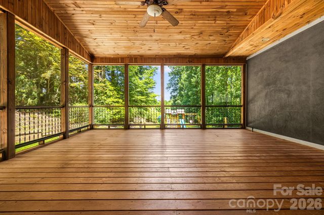 67 Reeses Ridge Court, Hendersonville, NC 28739