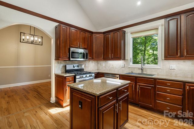 67 Reeses Ridge Court, Hendersonville, NC 28739
