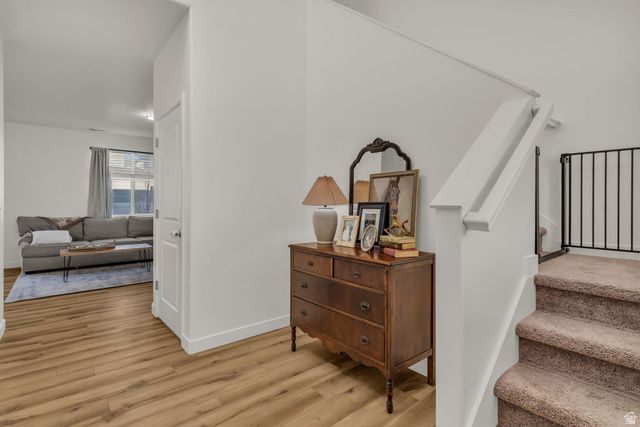 1954 W PARKVIEW DR, Syracuse, UT 84075