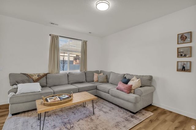 1954 W PARKVIEW DR, Syracuse, UT 84075