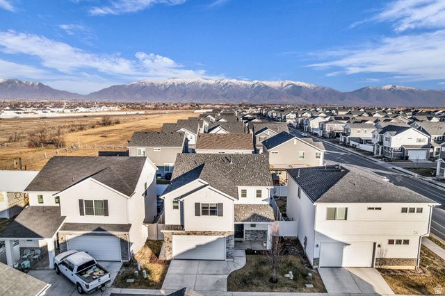 1954 W PARKVIEW DR, Syracuse, UT 84075