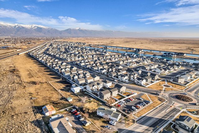 1954 W PARKVIEW DR, Syracuse, UT 84075