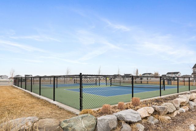 1954 W PARKVIEW DR, Syracuse, UT 84075