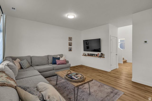 1954 W PARKVIEW DR, Syracuse, UT 84075