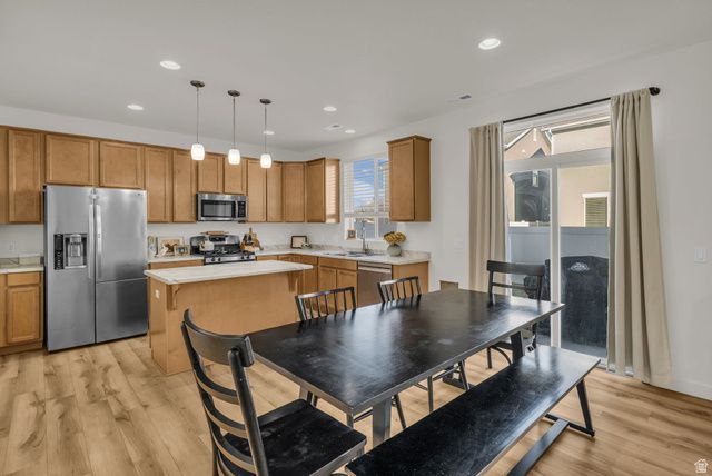 1954 W PARKVIEW DR, Syracuse, UT 84075