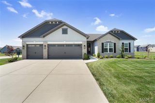 701 Palisades Drive, St Charles, MO 63301