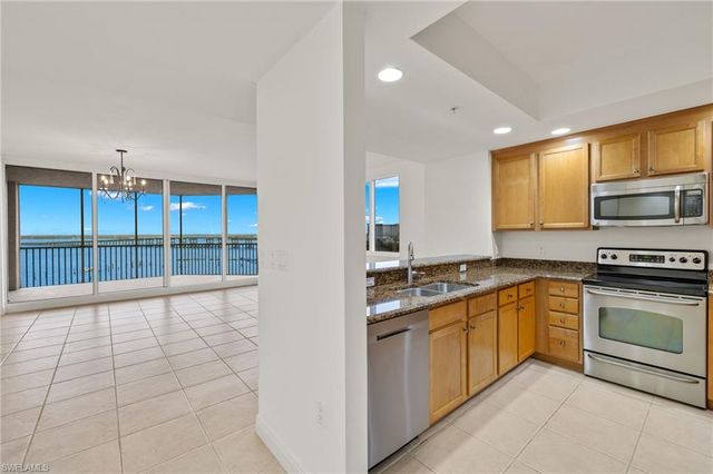 2090 W First ST 810, Fort Myers, FL 33901