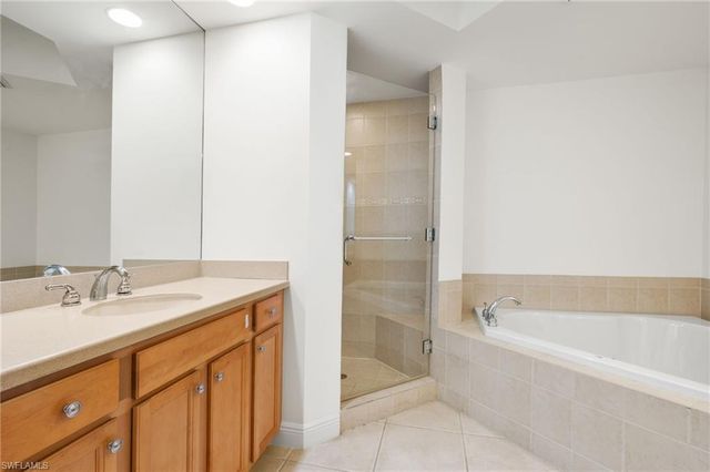2090 W First ST 810, Fort Myers, FL 33901