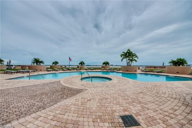 2090 W First ST 810, Fort Myers, FL 33901