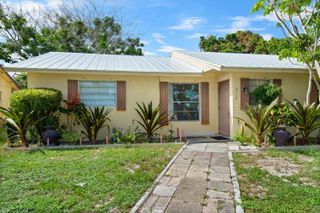 3117 SE Clayton Street 17-19, Stuart, FL 34997