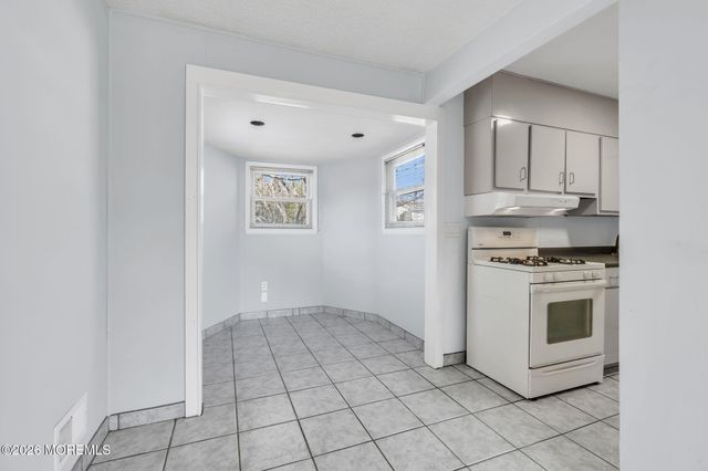 47 Western Drive, Howell, NJ 07731