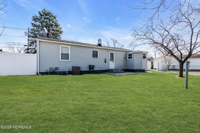 47 Western Drive, Howell, NJ 07731