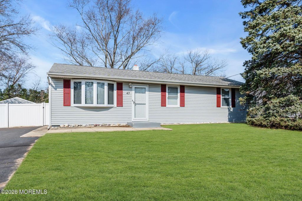 47 Western Drive, Howell, NJ 07731