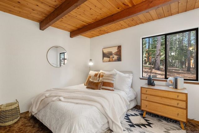 11448 Sun Valley Road, Truckee, CA 96161