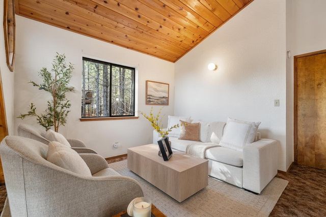 11448 Sun Valley Road, Truckee, CA 96161