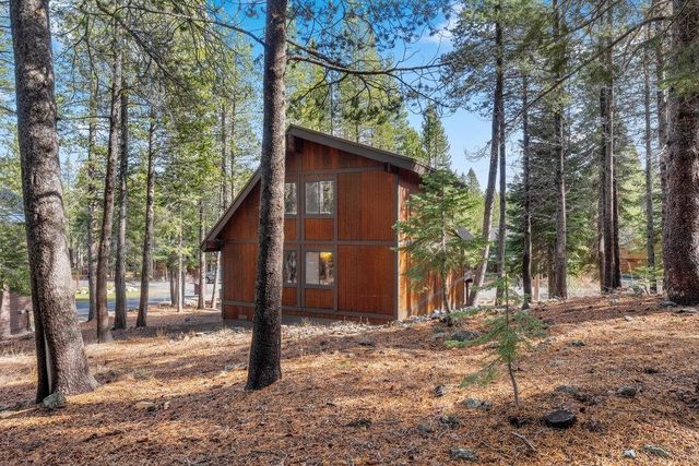 11448 Sun Valley Road, Truckee, CA 96161