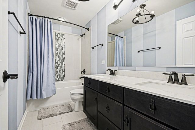 26015 S Indian Creek Trail, Channahon, IL 60410