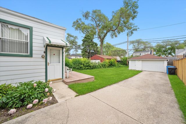 10455 S Spaulding Avenue, Chicago, IL 60655