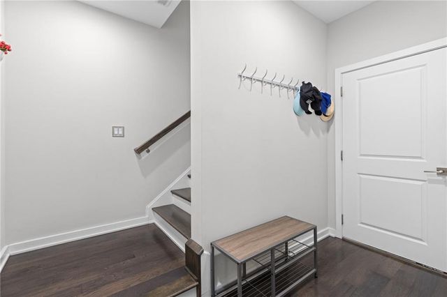 823 Canterbury Overlook, Atlanta, GA 30324