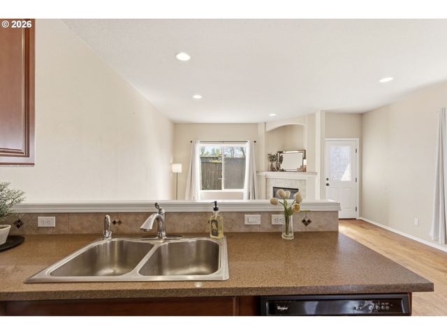 815 Nw 1ST Ave, Canby, OR 97013