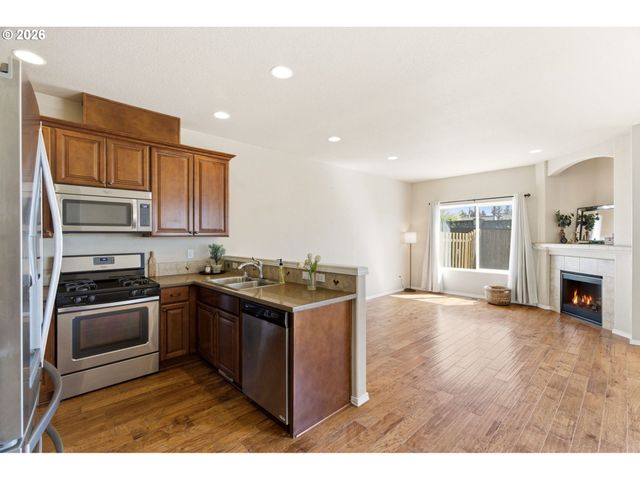 815 Nw 1ST Ave, Canby, OR 97013