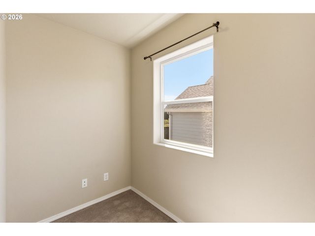 815 Nw 1ST Ave, Canby, OR 97013