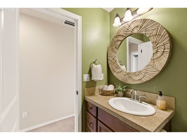 815 Nw 1ST Ave, Canby, OR 97013