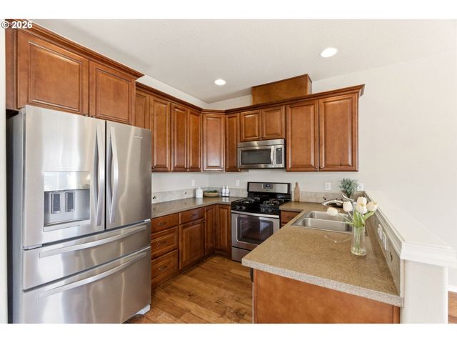 815 Nw 1ST Ave, Canby, OR 97013