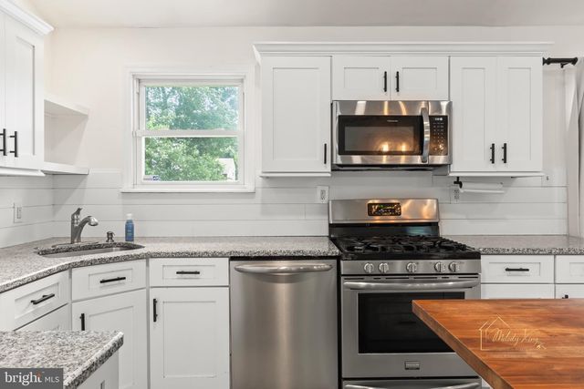 123 WESTMINSTER AVE, Marlton, NJ 08053