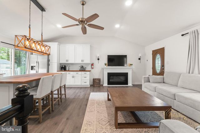 123 WESTMINSTER AVE, Marlton, NJ 08053