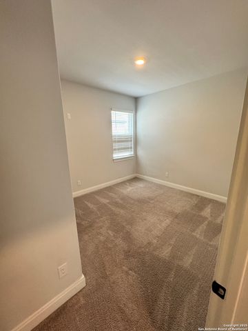 9342 Crestway Rd, Converse, TX 78109