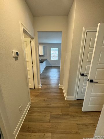 9342 Crestway Rd, Converse, TX 78109