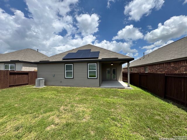 9342 Crestway Rd, Converse, TX 78109