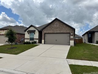 9342 Crestway Rd, Converse, TX 78109