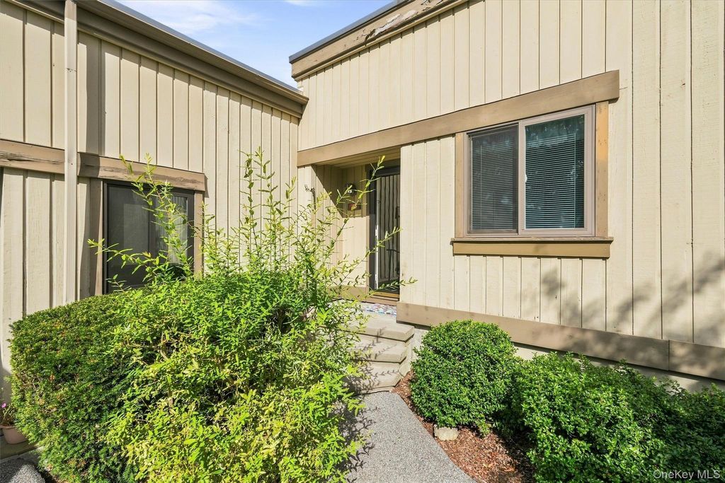 114 Heritage Hills D, Somers, NY 10589 — photo 2