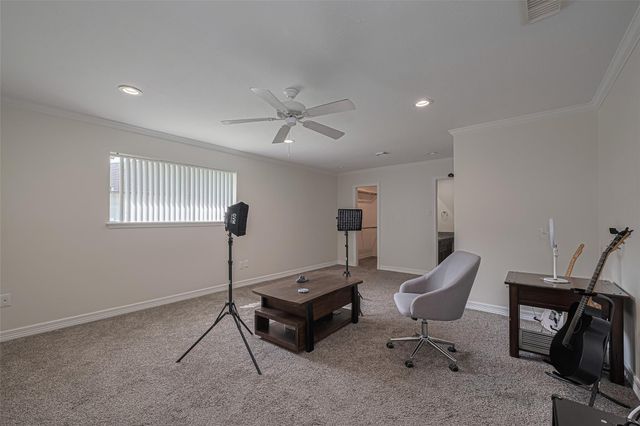 24 Champions Colony E, Houston, TX 77069